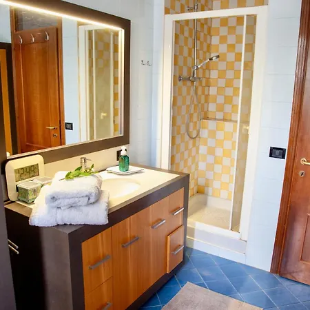 Hospital-elegant Flat With Terrace Βιτσέντζα